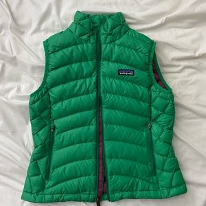 patagonia green puffer vest